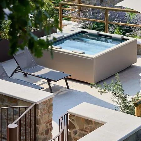 Relais Rossar Boutique Garda & Hills 3* コステロマーノ